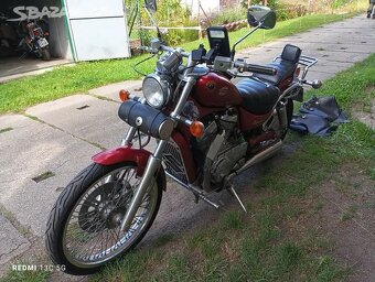 Suzuki Intruder VS 800 - 4