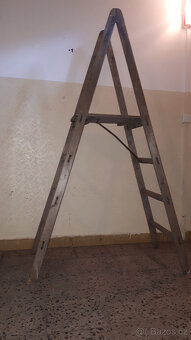 Štafle dřevěné s plošinou (stupačkou), schůdky, žebřík - 4