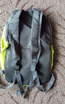 KABELKY A RŮZNÉ BRAŠNY KUS 20KČ - 4