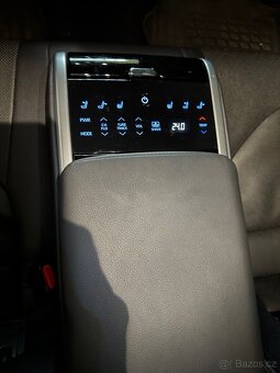 Toyota Camry hybrid 2.5 executive Vip - 4