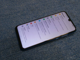 HONOR 20 lite 4/128GB LTE 6,21" LCD - 4