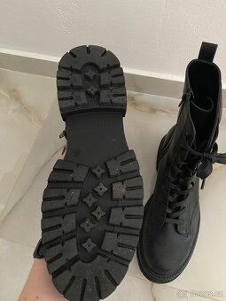 Kotníkové boty na platformě - 4