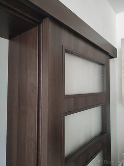 Interiérové dveře s posuvným nástěnným systémem - 4