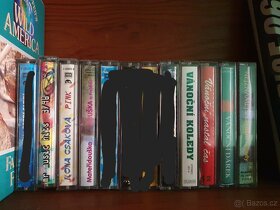 VHS videokazety, CD - 4