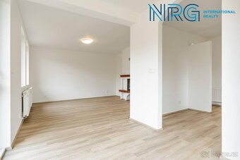 Prodej rodinného domu 4+1, Sibřina, 554 m2 - 4