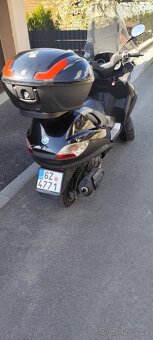 Piaggio MP3 250 - 4