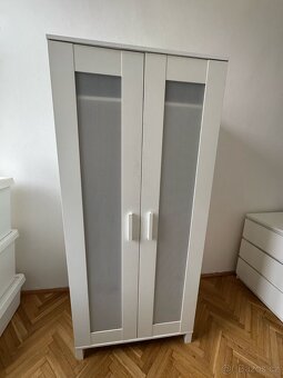 Bílá skříň ikea brimnes - 4