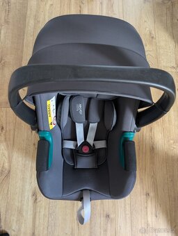 Britax Römer Baby-Safe 3 i-Size Midnight Grey + základňa - 4