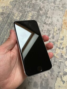 iPhone SE 2020 64gb bílý - 4