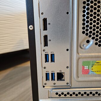 Server HP Proliant ML10 Gen9 - 4