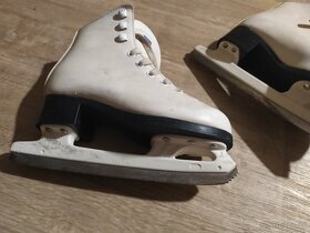 Dívčí brusle, délka stélky 19,5cm - 4