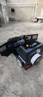 Elektrické auto Mercedes - 4