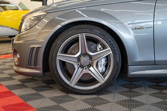 Mercedes-Benz C trieda Kombi 63 AMG - 4