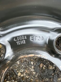 Úzké rezervní kolo Audi Mercedes R19 - 4