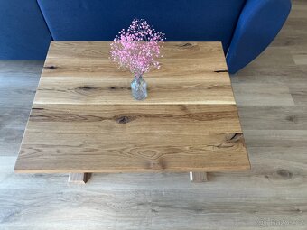 Prodám nový masivní dubový stolek – ruční výroba, elegantní - 4