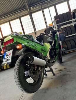 Kawasaki GPZ 600r - 4