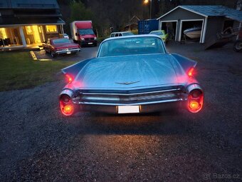 Cadillac Coupe de Ville 6.4 V8 Automat z roku 1960 - 4