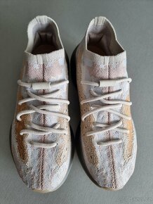 Adidas Yeezy 380 - 4