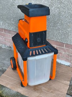 Prodám elektrický Válcový drtič Powersilent 2800 W.. - 4