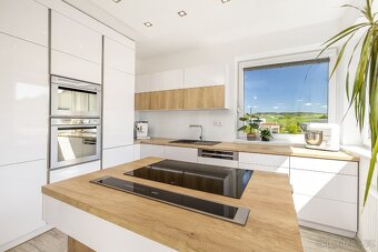 Vytuněný zděný byt 4kk s parkovacím stáním v novostavbě - 4