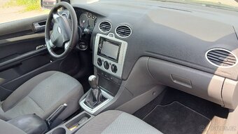 Ford Focus 1.6 16v rok 2005 klima - 4