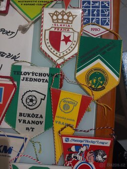 Retro vlajky a odznaky - 4