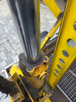 Nemecky nůžkový 2T hydraulicky zvedák DDR - 4