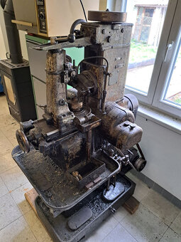 Odvalovací frézka Pfauter RS000 - 4