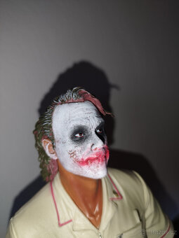 Sběratelská figurka Jokera z filmu The Dark Knight - 4