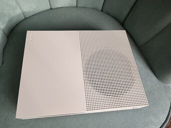 Konzole Xbox One S 1TB + 1 herní ovladač - 4