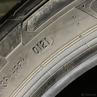 Zimní pneu 215/60 R17C 109/107T Continental 5mm - 4