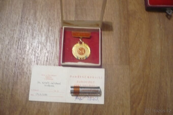 odznaky a vyznamenání sbírečka - 4