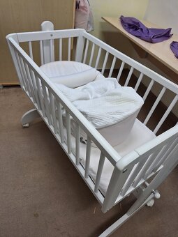 Dřevěná kolébka/postýlka pro mimi včetně matrace - 4