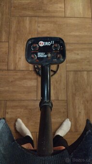 Detektor kovů a ruční detektor kovů - 4