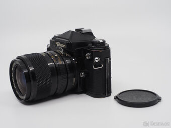 Nikon FE + 35-70 mm - 4