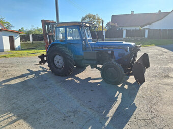 Zetor 5511 s čelní radlicí a zdviží - 4
