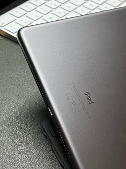 ZÁRUKA iPad 7th 10.2" 32GB + Folio Keyboard - 4