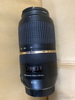 Canon EOS 1000D s objektivy a bleskem Nissin - 4