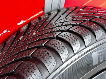 2x ALU kolo Škoda 15" 6J ET38 pneu Pirelli 185/60/R15 - 4