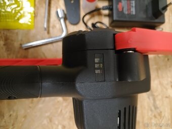Akumulátorová řetězová pila 4" a 6" 21V +2x bat. - 4