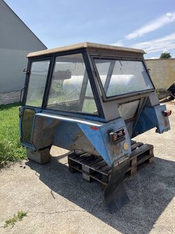 Kabina Zetor UŘ1 - 4