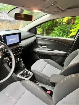 Dacia Jogger EXTREME 1.0TCe100 ECO-G, 7míst r.v.2024 - 4