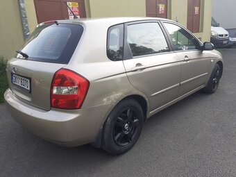 KIA CERATO 1.6i benzín 2008 - 4
