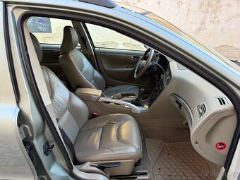Volvo XC70 2.4D5 AWD 136kW Manuál Tažné Servisní kniha - 4