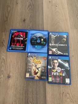 PlayStation 4 1TB - 4