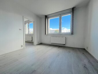 Pronájem prostorného bytu 1+1 s parkovacím stáním - 4