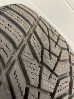 Hankook Winter Icept Evo 3 235/50 R18 101V 2Ks zimní pneu - 4