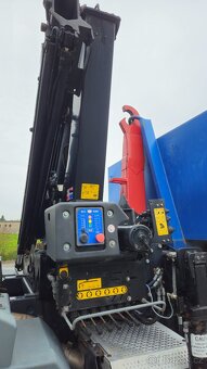 Hákový nosič kontejnerů s hyd. rukou Mercedes AXOR - 4