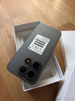 Xiaomi 17 256GB černý - 4