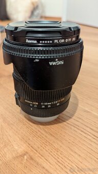Nikon D5600 + 3 objektivy, 2 Filtry a 2 baterie s nabíječkou - 4